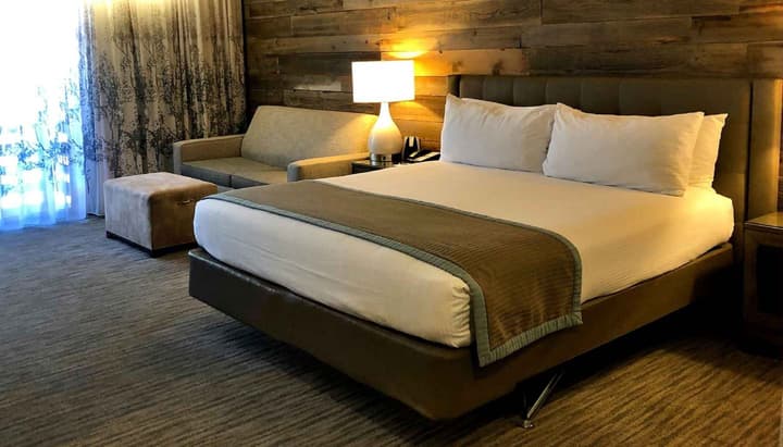 Hotel Azure