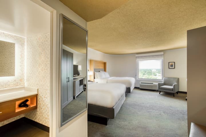Holiday Inn Mobile-Dwtn/Hist. District by IHG