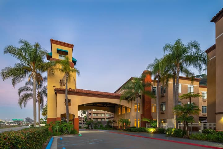 Ramada Suites by Wyndham San Diego/Hotel Circle Area