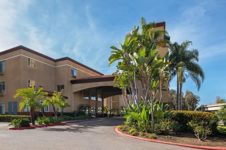 Ramada Suites by Wyndham San Diego/Hotel Circle Area