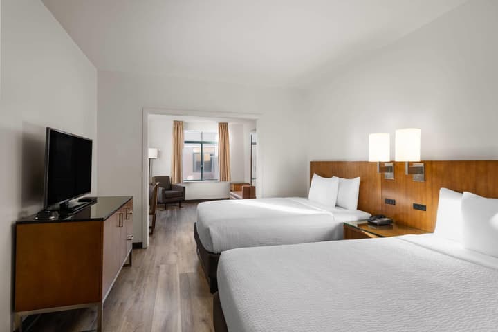 Ramada Suites by Wyndham San Diego/Hotel Circle Area