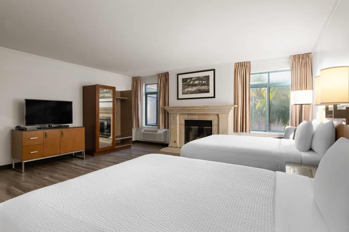 Ramada Suites by Wyndham San Diego/Hotel Circle Area
