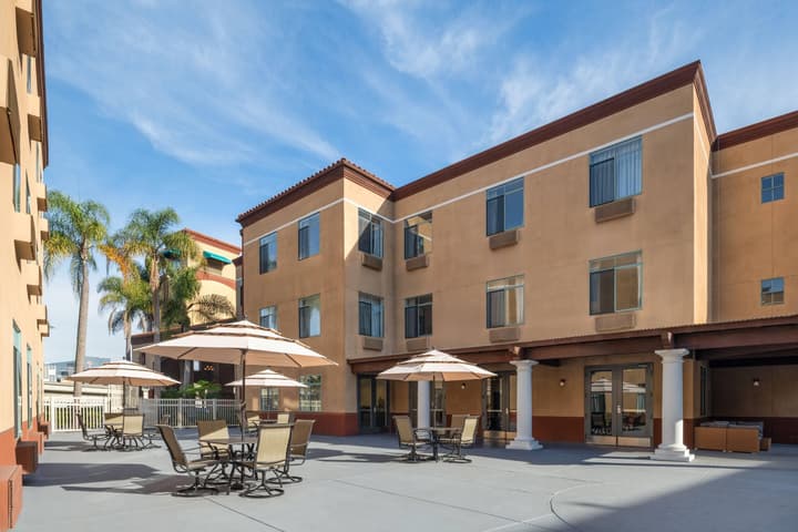 Ramada Suites by Wyndham San Diego/Hotel Circle Area