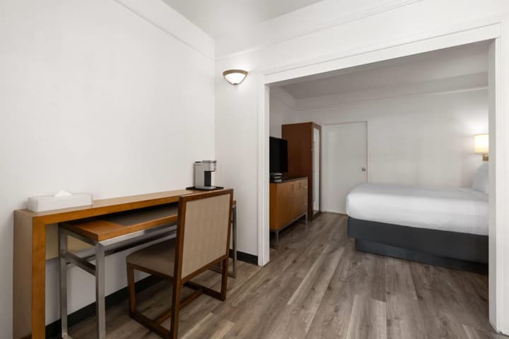 Ramada Suites by Wyndham San Diego/Hotel Circle Area