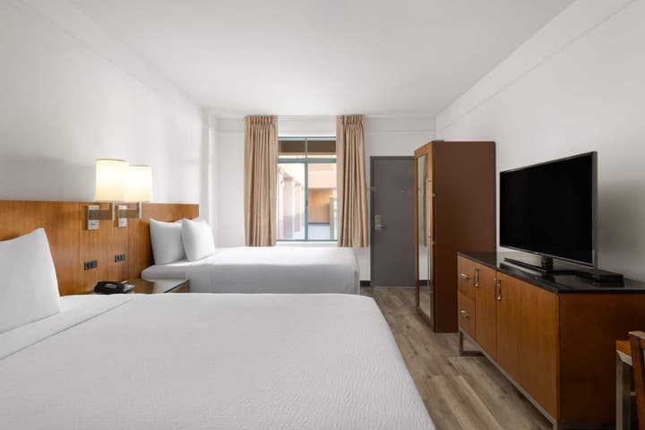 Ramada Suites by Wyndham San Diego/Hotel Circle Area