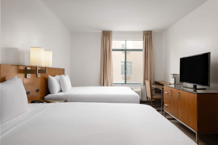 Ramada Suites by Wyndham San Diego/Hotel Circle Area