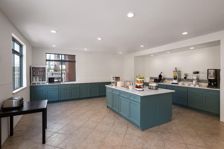 Ramada Suites by Wyndham San Diego/Hotel Circle Area