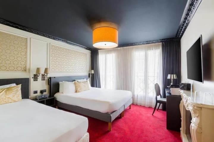 Hotel Le Montmartre Saint Pierre