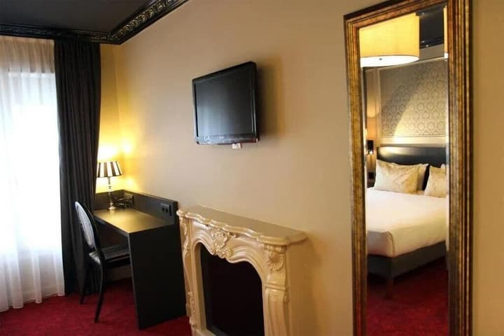 Hotel Le Montmartre Saint Pierre