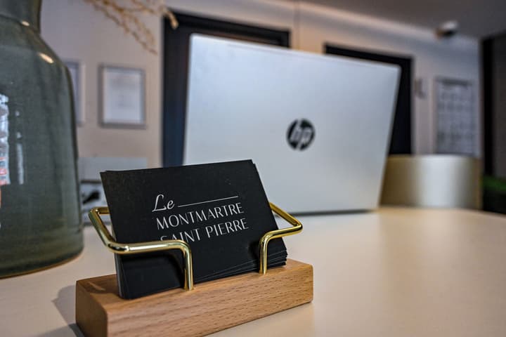 Hotel Le Montmartre Saint Pierre