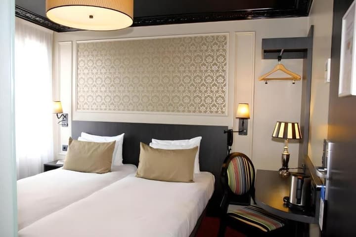 Hotel Le Montmartre Saint Pierre