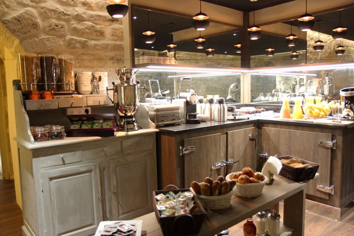 Hotel Le Montmartre Saint Pierre