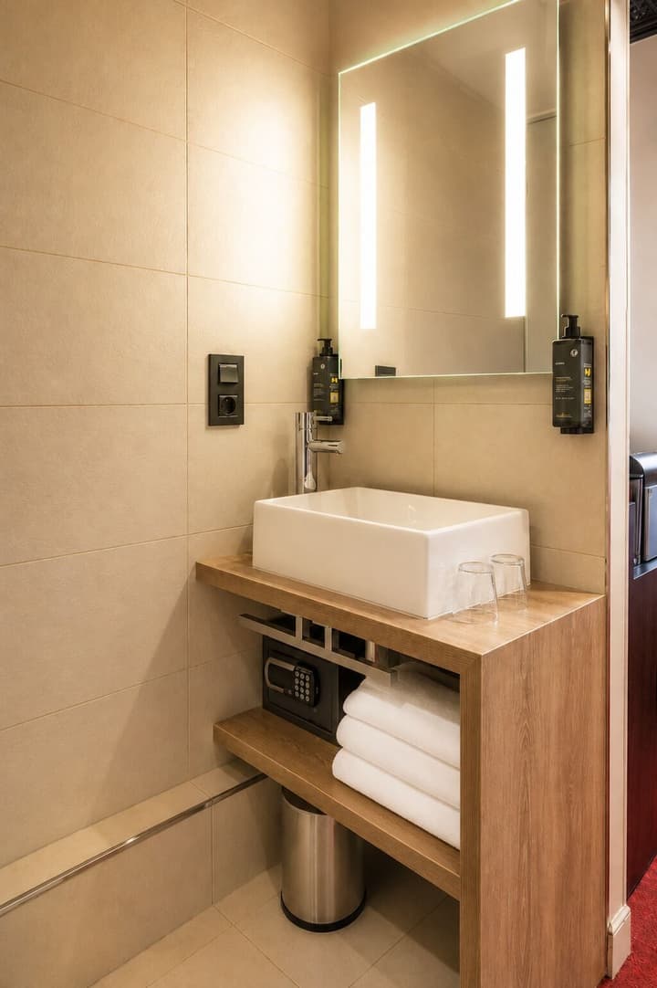 Hotel Le Montmartre Saint Pierre