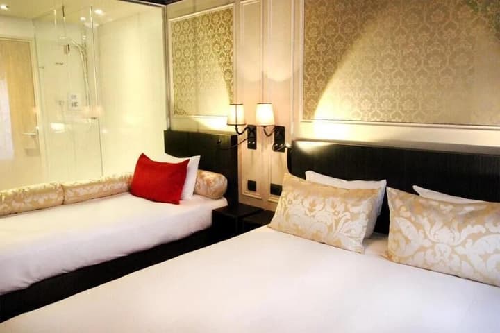 Hotel Le Montmartre Saint Pierre