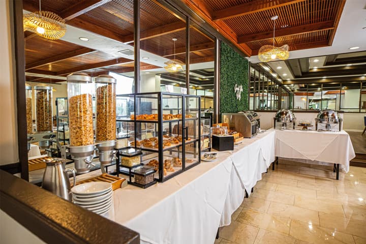 Regency Miami Airport by Sonesta
