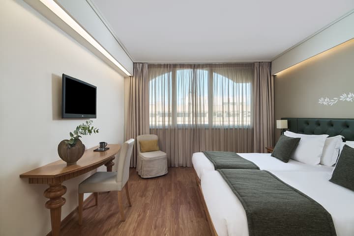 Titania Hotel