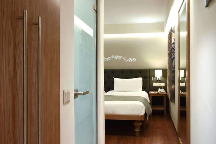 Titania Hotel