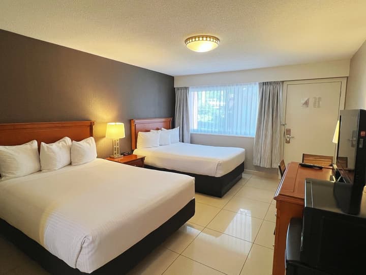 North Vancouver Hotel