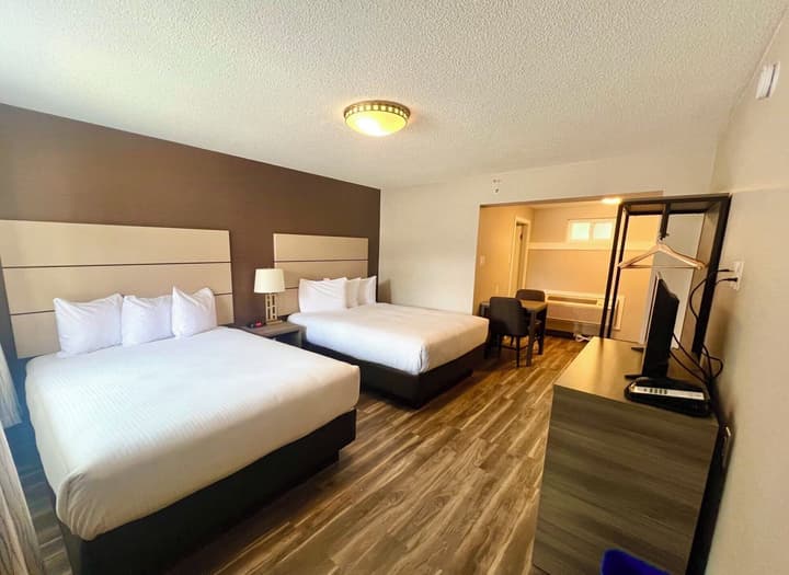 North Vancouver Hotel