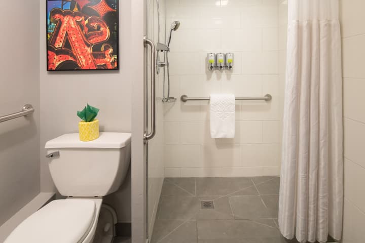 Staypineapple, Hotel FIVE, Downtown Seattle