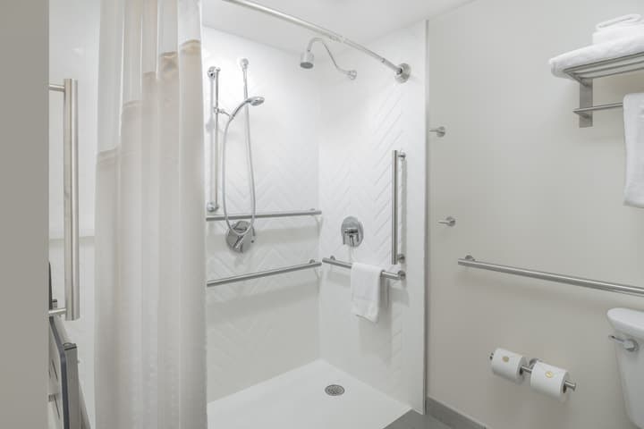 Holiday Inn Portland-By the Bay by IHG