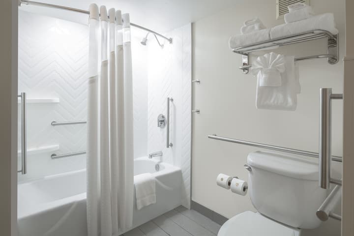 Holiday Inn Portland-By the Bay by IHG