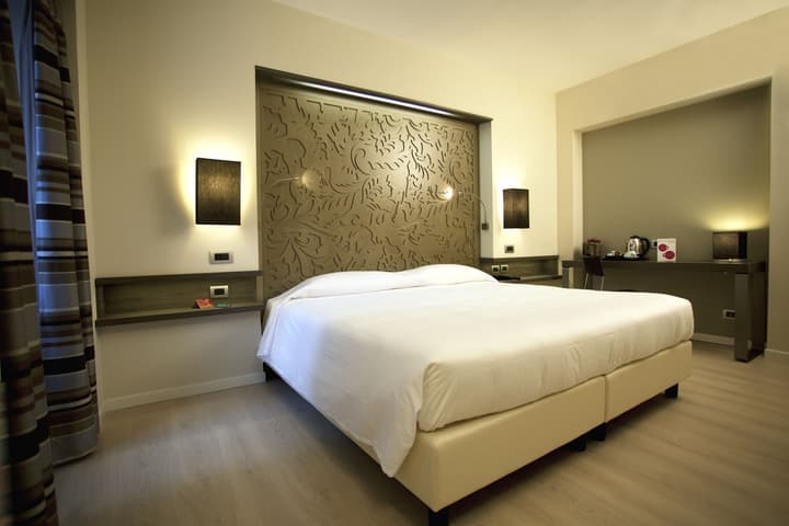 Hotel Diplomatic