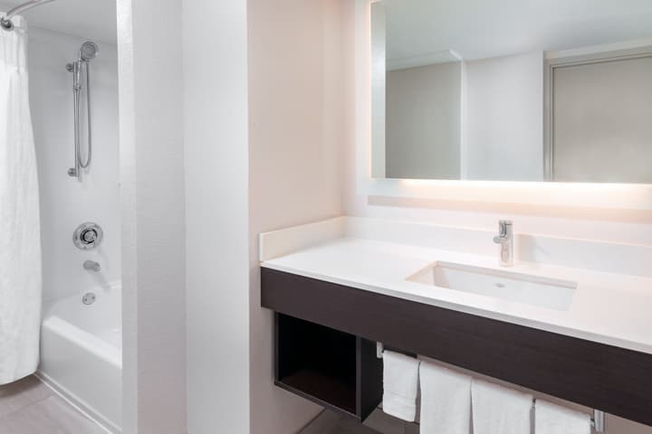 Holiday Inn Express Miami Airport Doral Area by IHG
