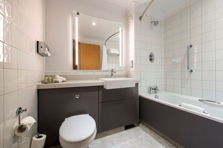 DoubleTree by Hilton Swindon
