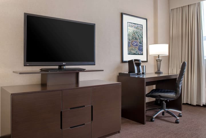 Ramada Plaza by Wyndham Calgary Downtown