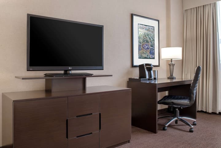Ramada Plaza by Wyndham Calgary Downtown