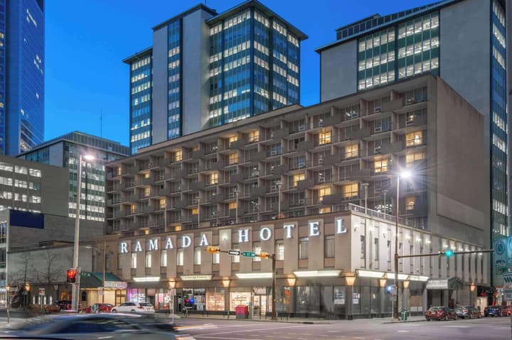 Ramada Plaza by Wyndham Calgary Downtown