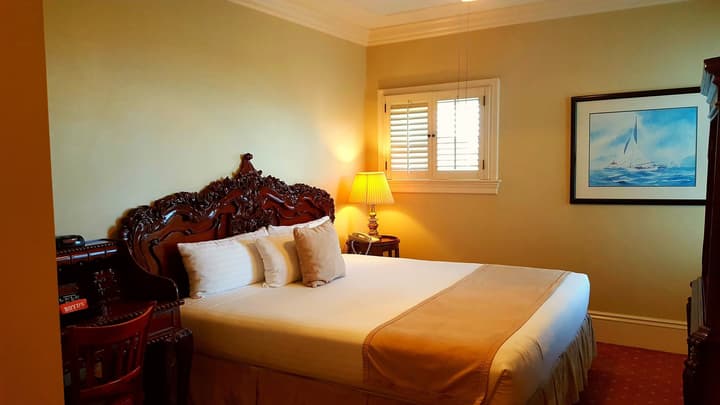 The Monterey Hotel
