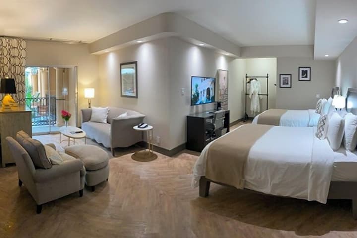 Hollywood Hotel