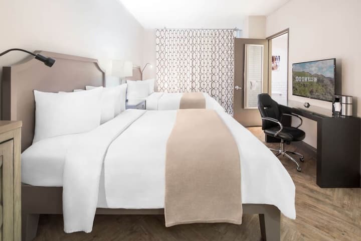 Hollywood Hotel