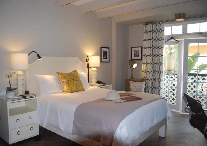 Hollywood Hotel