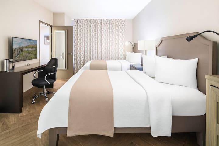 Hollywood Hotel