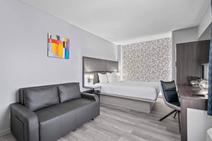 Travelodge Hotel by Wyndham Montreal Centre
