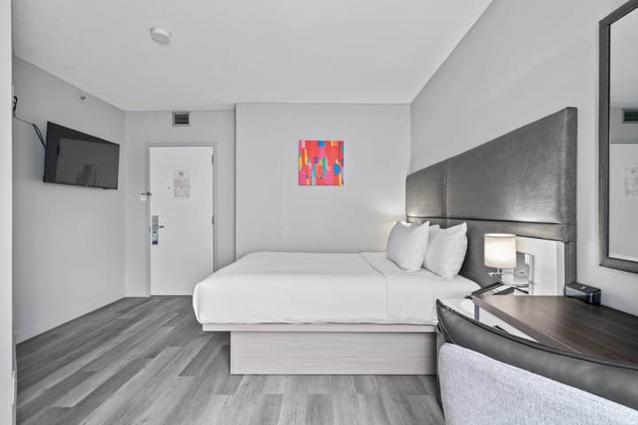Travelodge Hotel by Wyndham Montreal Centre