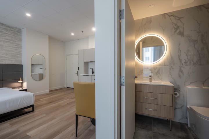 Travelodge Hotel by Wyndham Montreal Centre