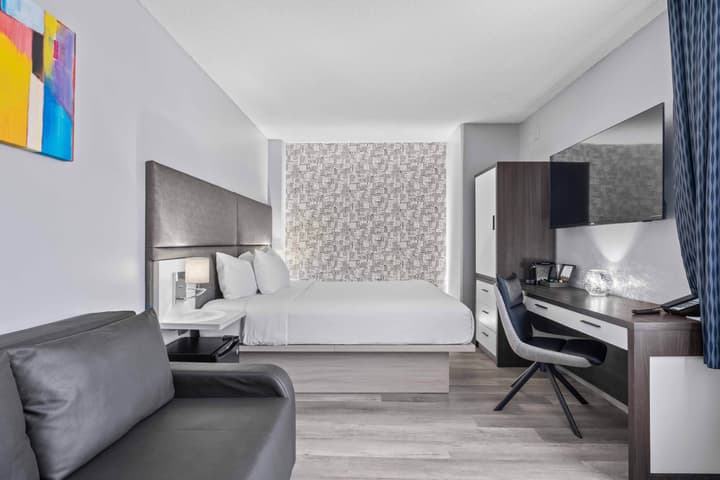 Travelodge Hotel by Wyndham Montreal Centre