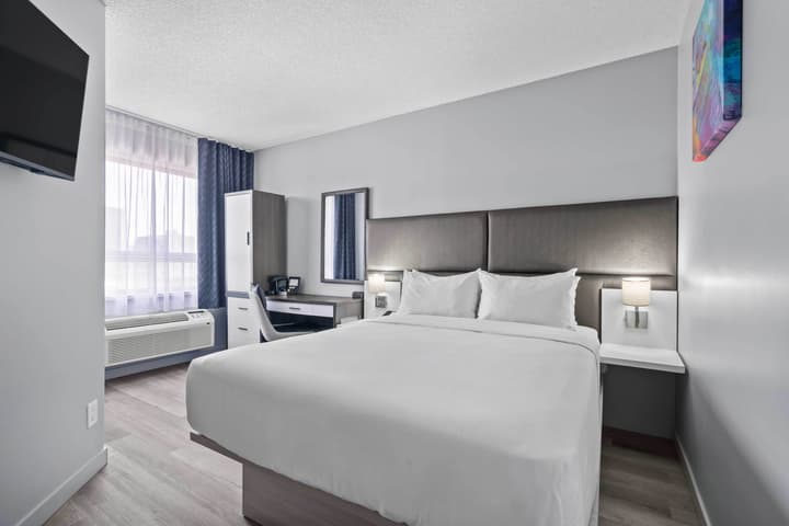 Travelodge Hotel by Wyndham Montreal Centre