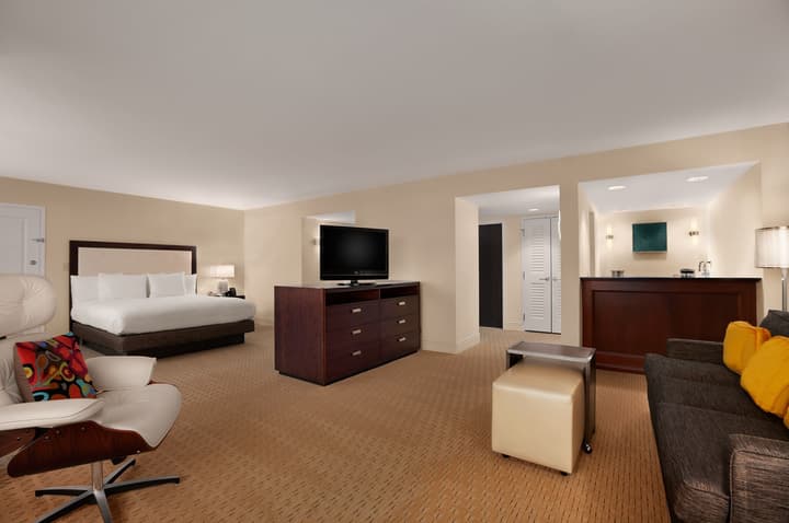 Hilton Miami Airport Blue Lagoon
