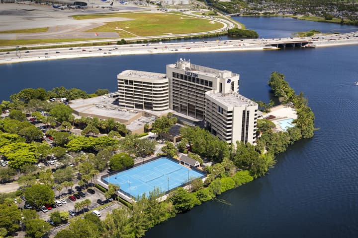 Hilton Miami Airport Blue Lagoon