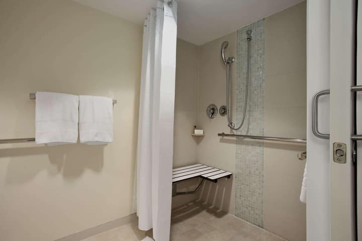 Hilton Miami Airport Blue Lagoon