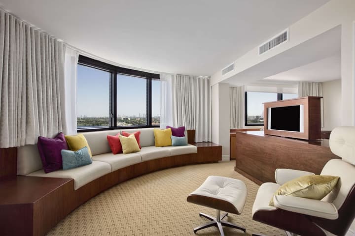 Hilton Miami Airport Blue Lagoon