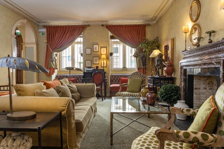 Heritage As Janelas Verdes Inn - Riverside