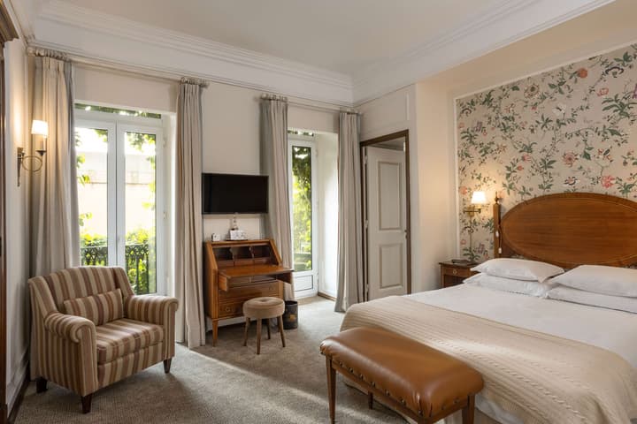 Heritage As Janelas Verdes Inn - Riverside