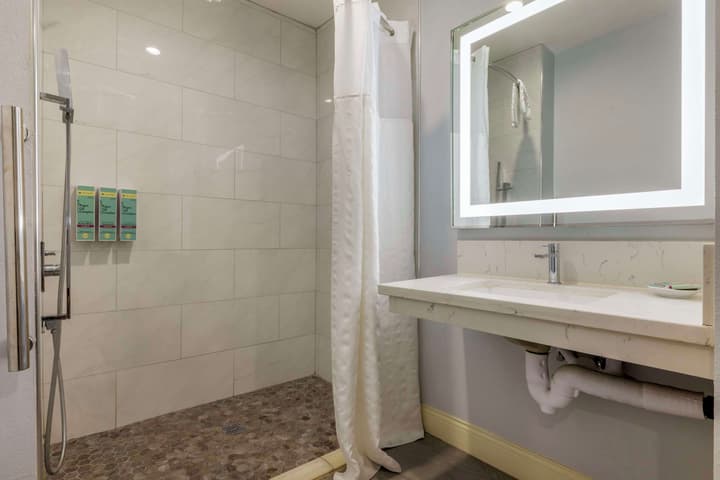 Best Western Orange Plaza