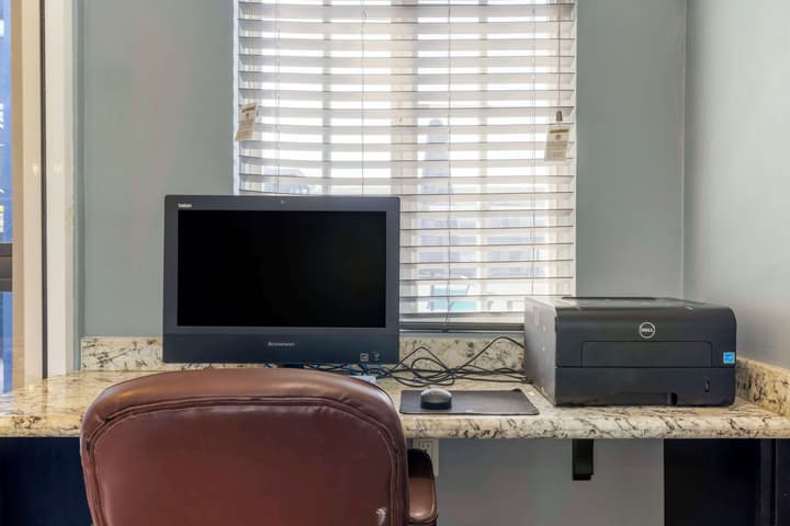 Best Western Orange Plaza
